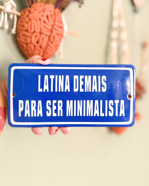 Latina demais - comprar online