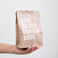 Saquinho Kraft Reforçado | Este Pacote Contém Amor (Branco) - comprar online