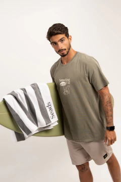 T-shirt Something Fine Verde Militar Stone na internet