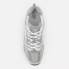 Tênis New Balance 530 Cinza Claro na internet