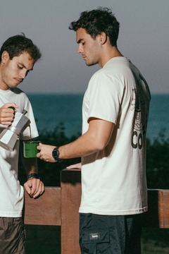 T-shirt Coffee Bege na internet