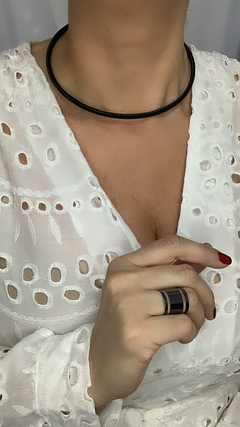 COLAR ALANIS PRETO