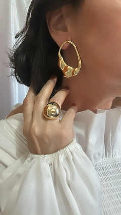 BRINCO LÍVIA DOURADO