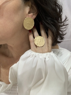 BRINCO ALINA DOURADO