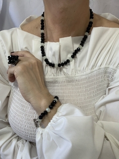 PULSEIRA TAIZA PRETO na internet