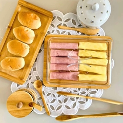 Porta Frios Queijos Frutas Tábua Bambu Com Tampa Geladeira Cor Marrom e transparente na internet