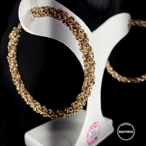 Argola de strass dourada (BIJUTERIA)