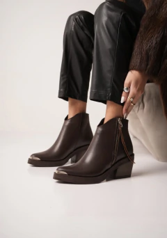 LOVE - AmiShowroom