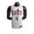 Regata Basquete NBA do Cleveland Cavaliers na cor Branca. sua gola careca logo da Nike em amarelo no lado direito da regata. Na frente e   verso da regata estampas em vermelho e amarelo e nas costas a logotipo da NBA na parte da nuca.