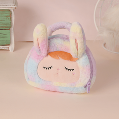 Bolsa Plush Coelha Arco-Íris Alça de Mão _ Metoo - comprar online