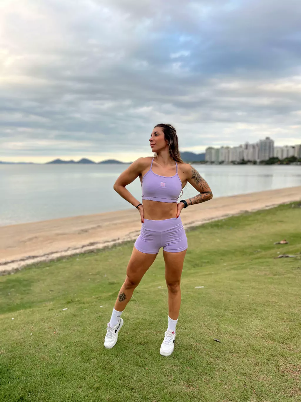 Conjunto action lilás