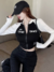 Jaqueta Cropped Y2K na internet