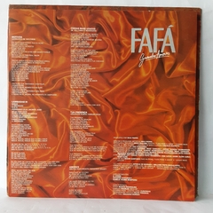 LP FAFÁ DE BELÉM - GRANDES AMORES (1987) - COM ENCARTE/POSTER [D2] - Sebo Casa Laranja
