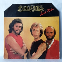 LOTE COM 6 DISCOS DE VINIL - JEAN-MICHEL JARRE, ALICE STREET, ALEX DE GRASSI, JON AND VANGELIS, BEE GEES - Sebo Casa Laranja