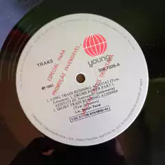 LP Traks - Long Train Running na internet