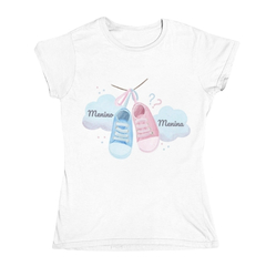 Camiseta Feminina Chá Revelação Menino ou Menina Sapatinhos - comprar online