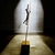 Escultura Pessoa Subindo Escada Metal Dourada Decoração - comprar online