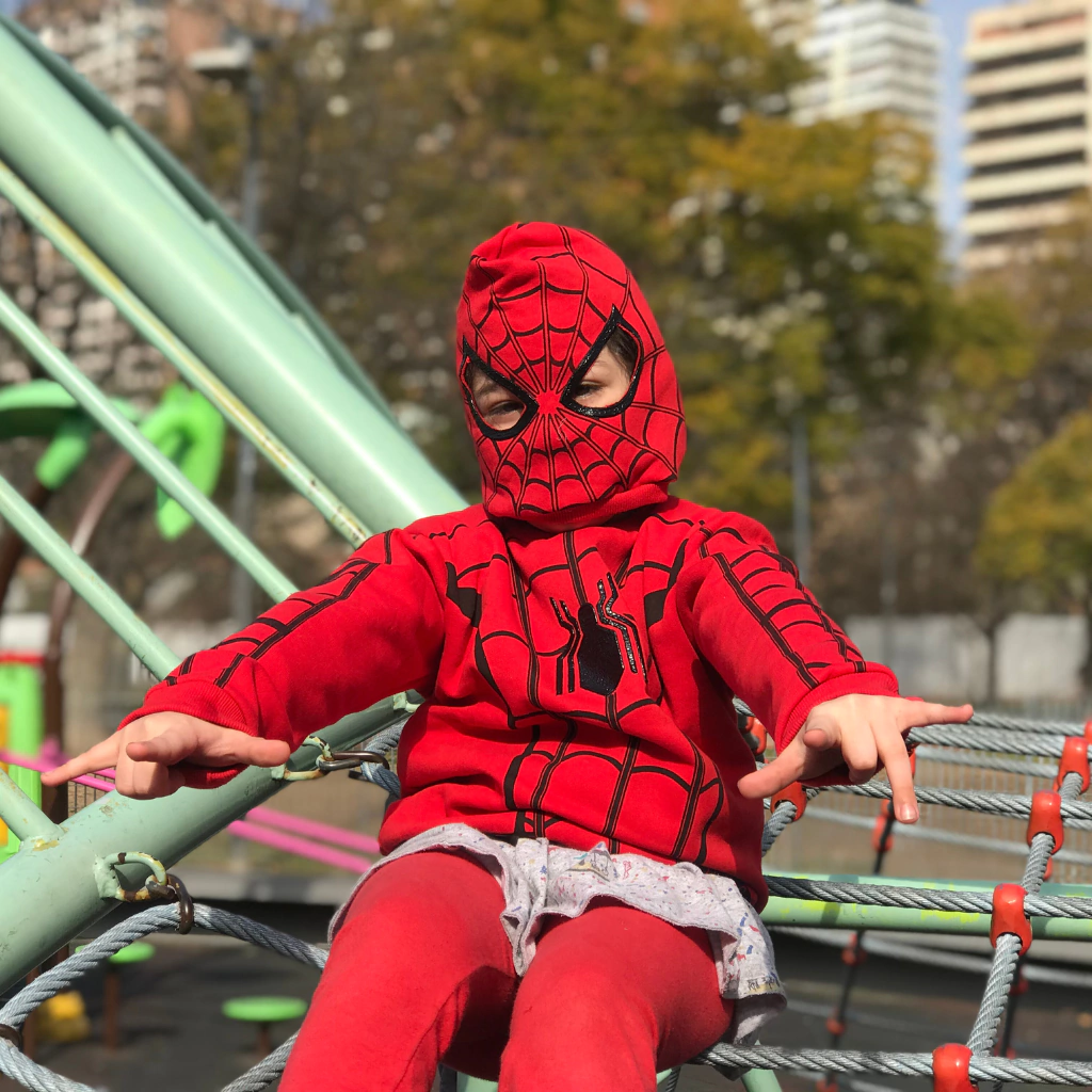 Remera Capucha Spiderman