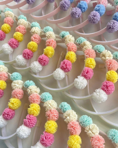 Kit 3 Unidades Tiaras Pompom Tule Colorido - Candy colors - K-3-TPPT01 - comprar online