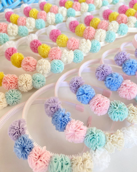 Kit 3 Unidades Tiaras Pompom Tule Colorido - Candy colors - K-3-TPPT01 na internet