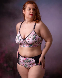 SOSTEN JULIA FLORES
