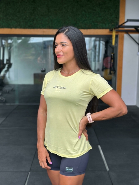 CAMISA BSCROSS FEM BORBOLETAS AMARELA - comprar online