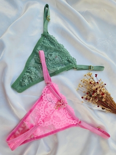 9 - FIO TRIANGULO PINGENTE - DONNA CHIKOSA MODA INTIMA