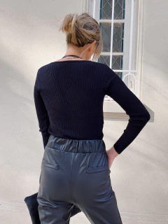 Remera Kim Negra - by fernandez