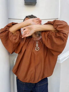 Blusa Ati en internet