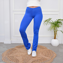 Calza Brisa en color azul, modelo ajustado, ideal para uso diario y actividades deportivas.