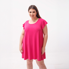 Vestido básico rosa con mangas cortas, ideal para el verano.