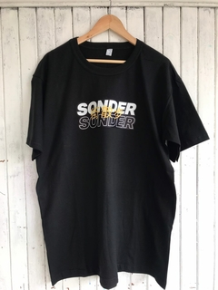 Remera negra Sonder