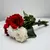 Buquê de 6 Rosas Vermelhas e Brancas na internet