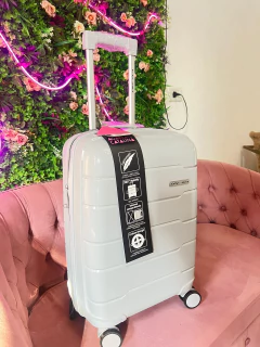 Valija Carry On Agarrate Catalina 20" - Carry On - comprar online