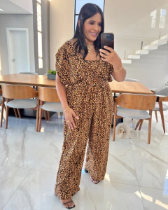 Macacão Plus Size Sofia - comprar online