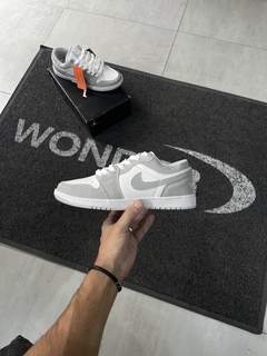 ZAPAS AJ 1 LOW GREY/WHITE - tienda online