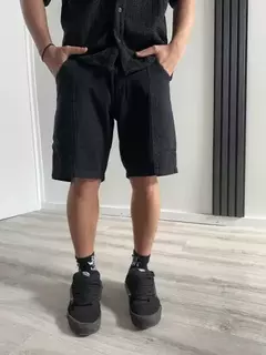 BERMUDA DE GABARDINA CON RECORTES