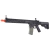 Foco no pistol grip ARES Slim e na coronha Amoeba Pro Tactical do fuzil de airsoft Overthrow Black.