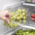 O organizador multiuso transparente é perfeito para organizar frutas e legumes na geladeira. Encontre o que você precisa com agilidade graças a sua estrutura transparente.