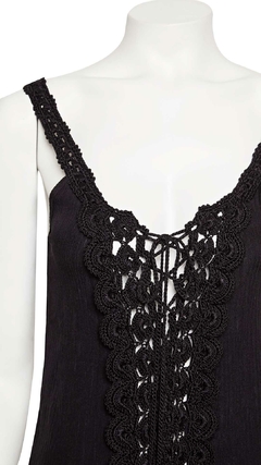 Blusa Regata Vanessa Montoro de Crochê Preto na internet