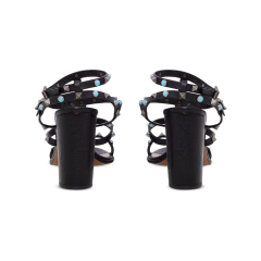 Sandália Valentino na internet