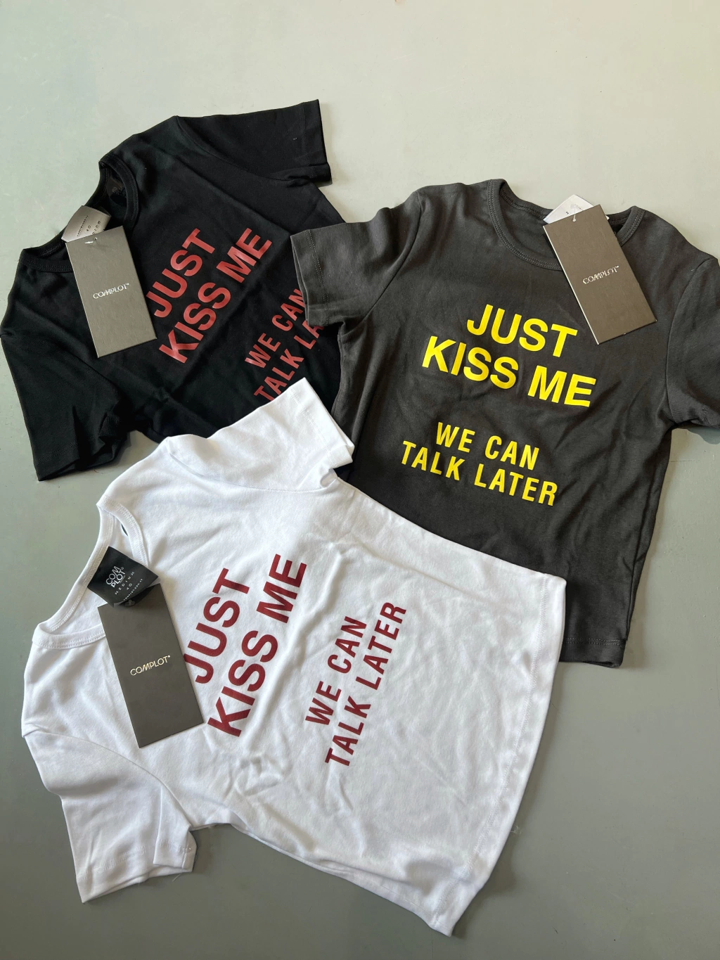 Remera Complot
