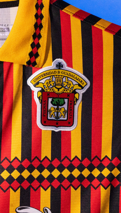 Jersey Leones Negros Local 2023-2024 en internet