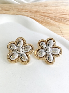 Brinco Duo Flower Folheado a Ouro 18k e Prata 925