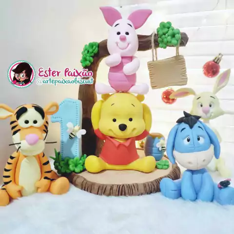 Combo topo cenário Pooh + 3 personagens da tuma