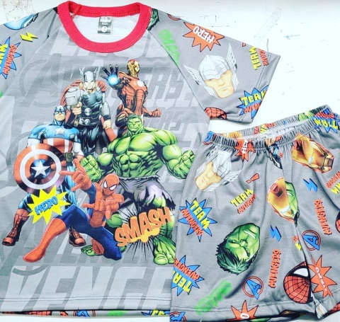 Pijama de Avengers corto