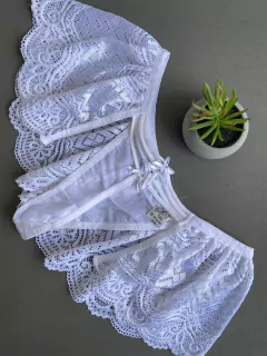 CALCINHA DE RENDA COM SAIA - comprar online