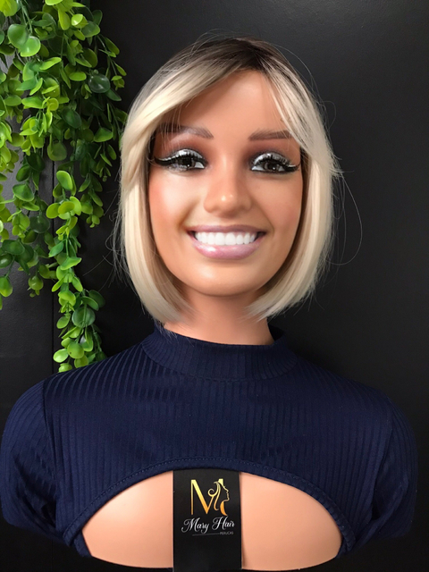 Wig Emma Fibra Premium Lisa com Franja 25cm