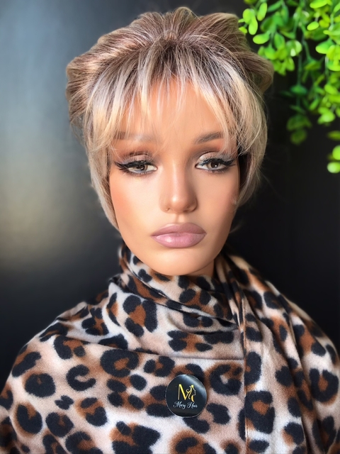 Wig Diana Fibra Premium Liso com franja curto - comprar online