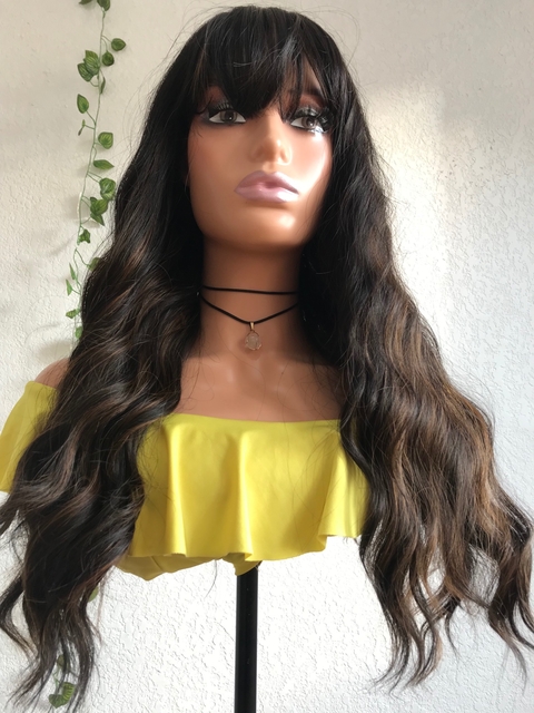Wig Cibele Fibra Premium Ondulado com franja 65cm